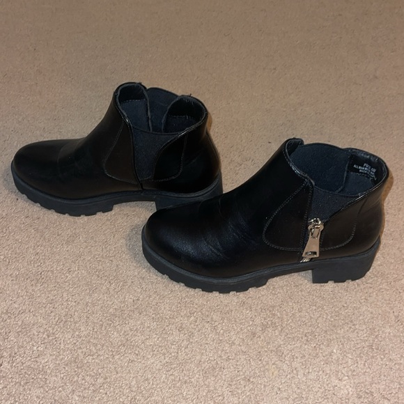 Black ankle booties, Never Worn - Picture 2 of 4